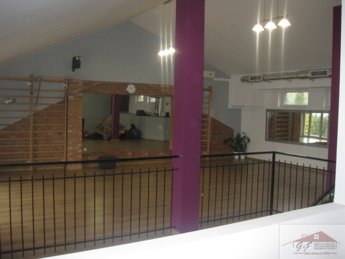 Commercial facility for rent with the area of 173 m2