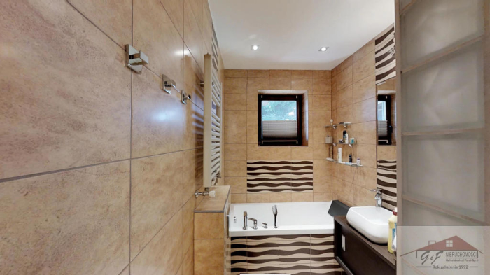 House for sale with the area of 199 m2