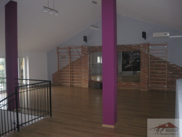 Commercial facility for rent with the area of 173 m2