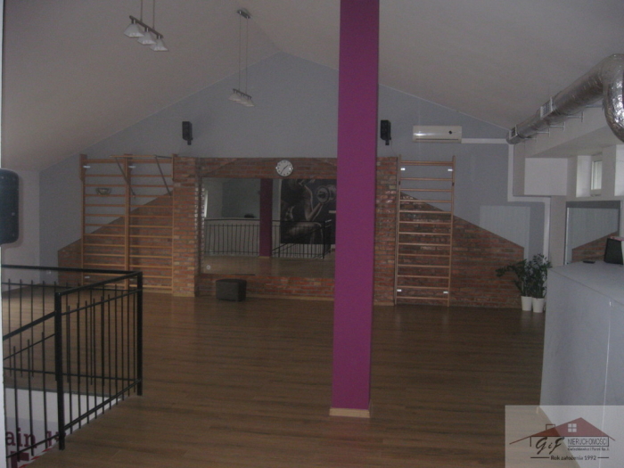 Commercial facility for rent with the area of 173 m2