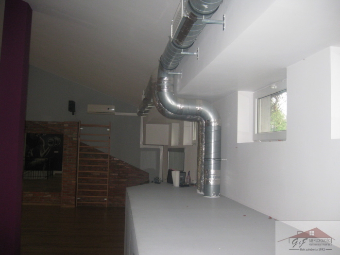 Commercial facility for rent with the area of 173 m2