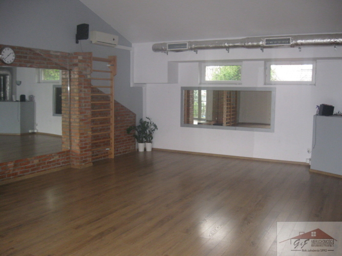 Commercial facility for rent with the area of 173 m2