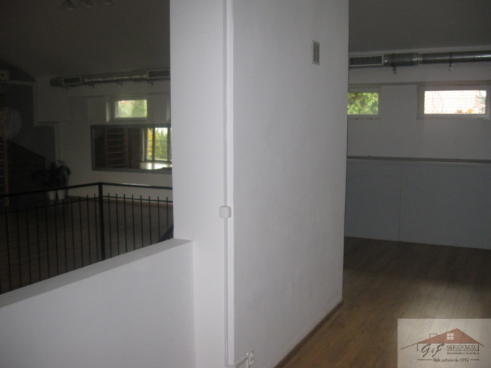 Commercial facility for rent with the area of 173 m2