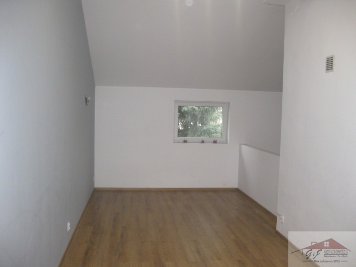 Commercial facility for rent with the area of 173 m2