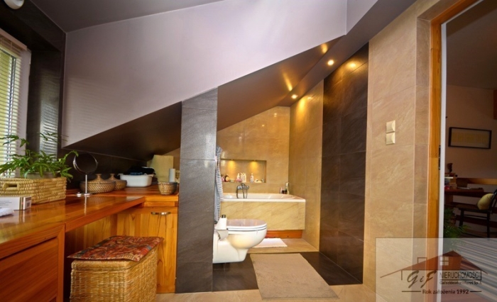 House for sale with the area of 230 m2