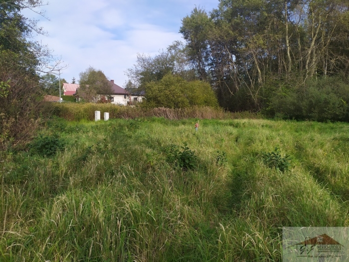 Land for sale with the area of 600 m2