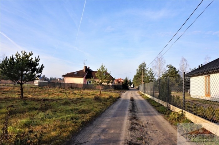 Land for sale with the area of 1002 m2