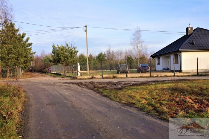 Land for sale with the area of 1002 m2