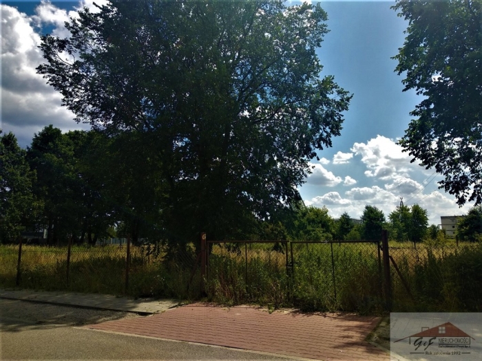 Land for sale with the area of 1294 m2
