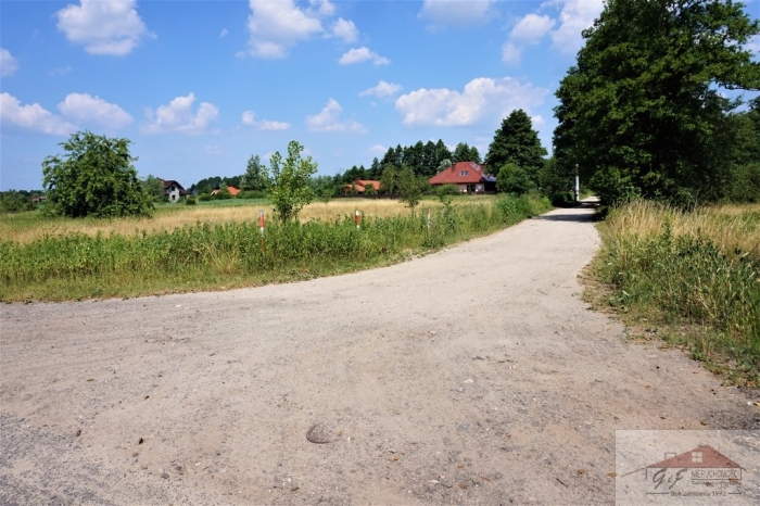 Land for sale with the area of 1500 m2