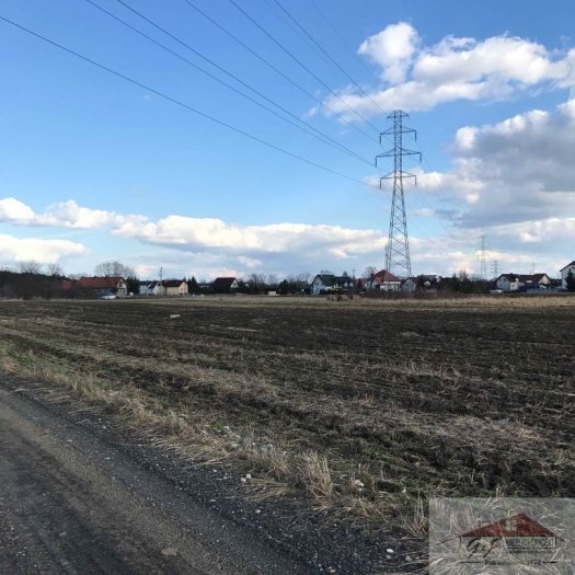 Land for sale with the area of 2007 m2