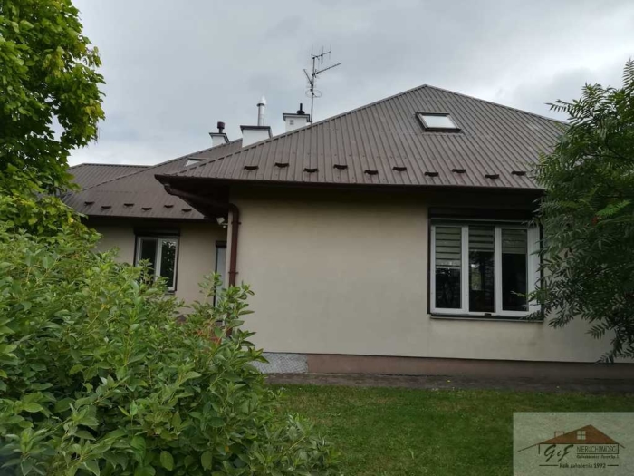 House for sale with the area of 270 m2