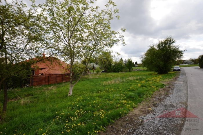 Land for sale with the area of 1100 m2