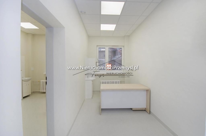 Commercial facility for rent with the area of 10 m2