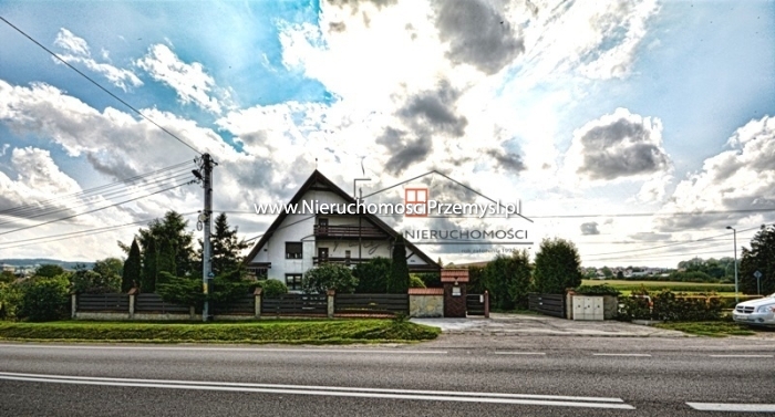 House for sale with the area of 350 m2
