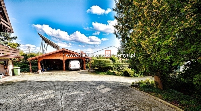 House for sale with the area of 350 m2