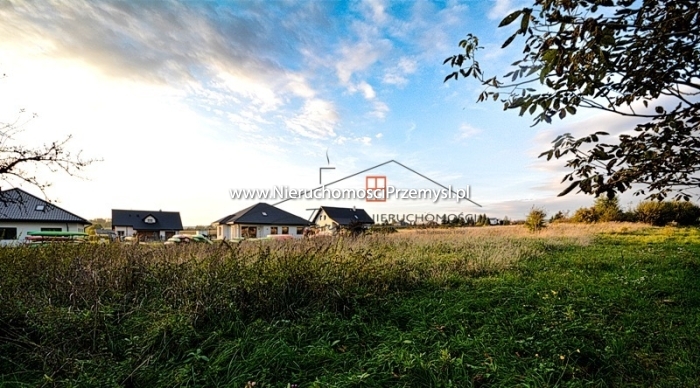 Land for sale with the area of 2800 m2