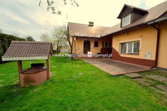 House for sale with the area of 256 m2