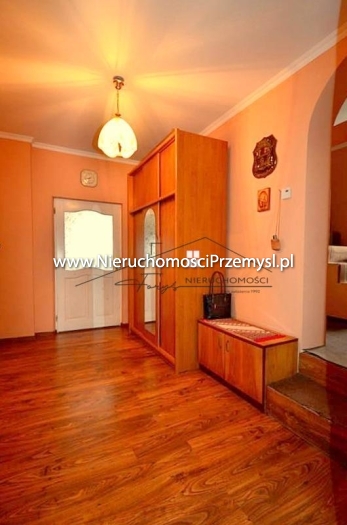 House for sale with the area of 256 m2