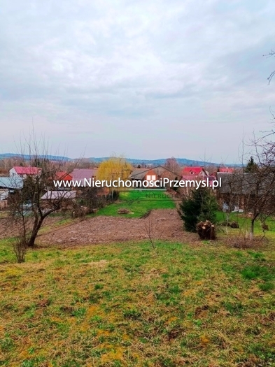Land for sale with the area of 1800 m2