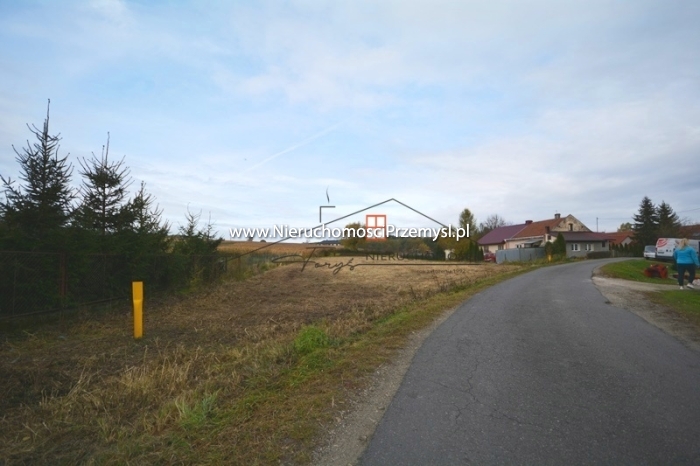 Land for sale with the area of 2200 m2