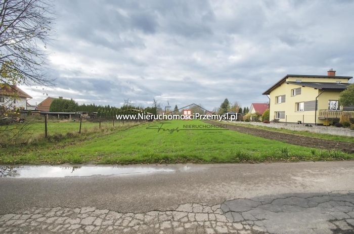 Land for sale with the area of 1417 m2
