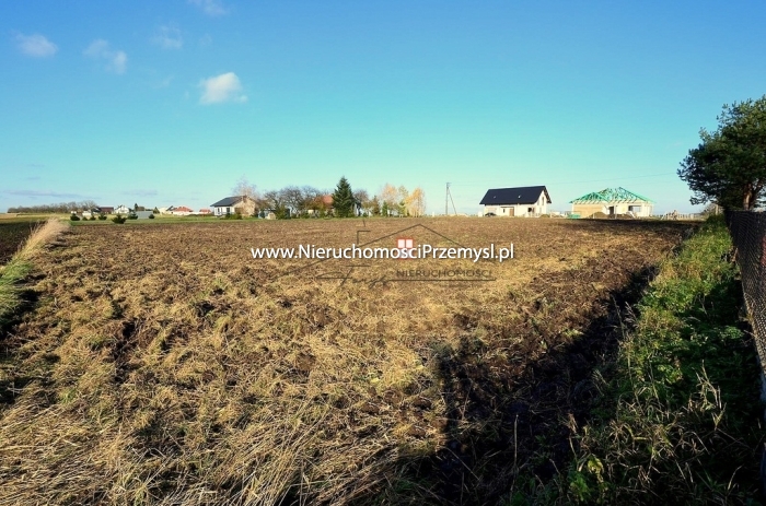 Land for sale with the area of 920 m2