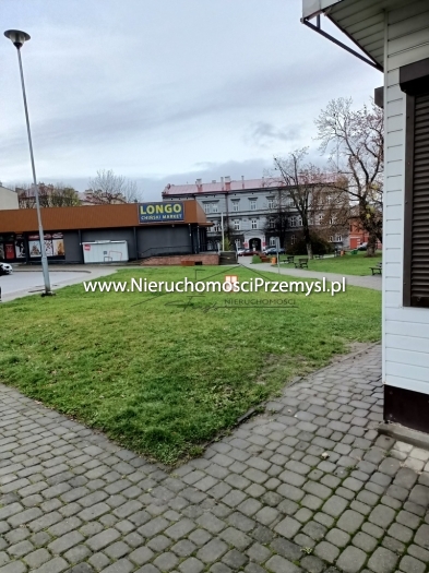 Commercial facility for rent with the area of 12 m2