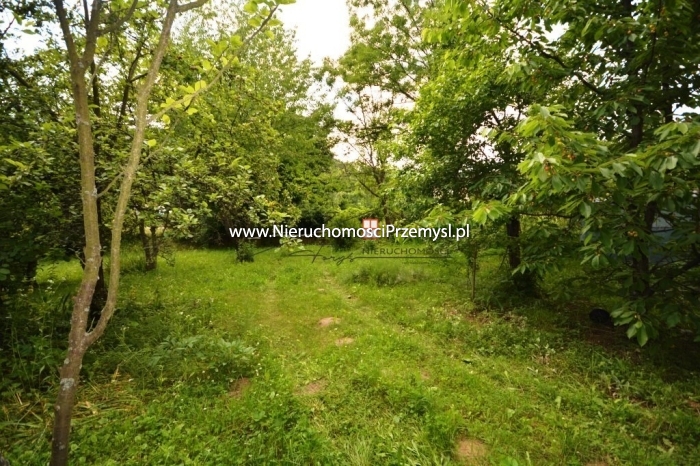 Land for sale with the area of 967 m2