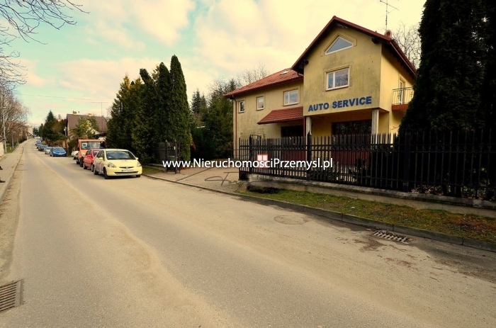 House for sale with the area of 242 m2